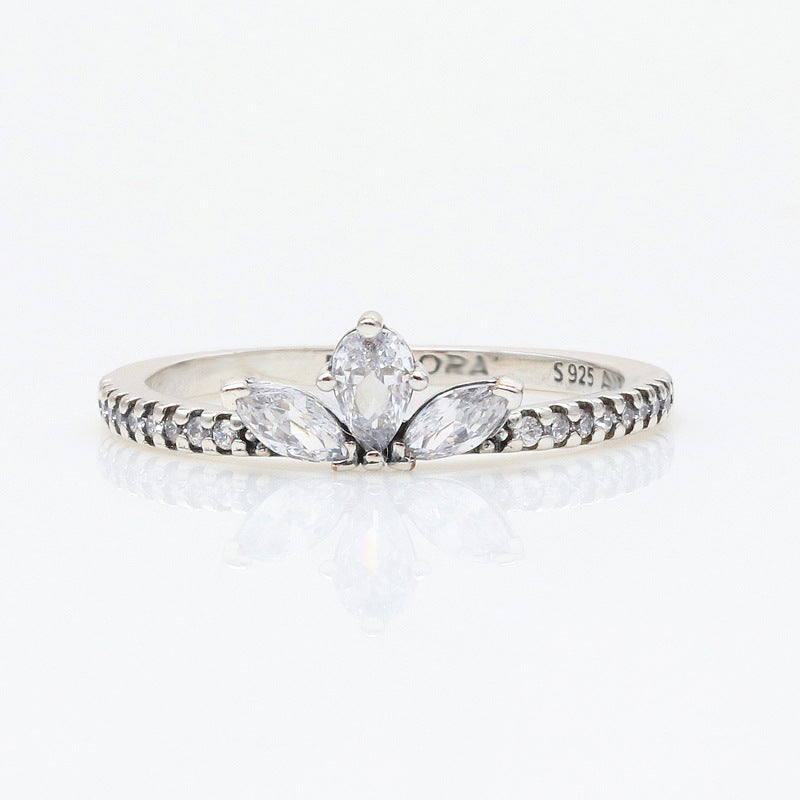 Diamond Shining Petal Ring