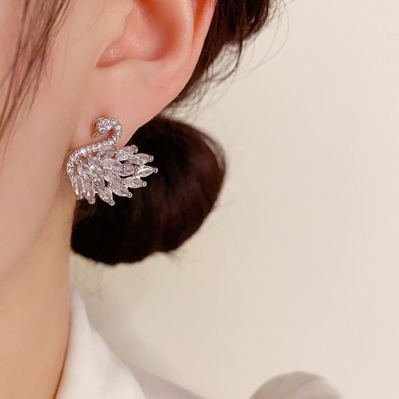 Full Zirconium Swan Sier Needle Earrings